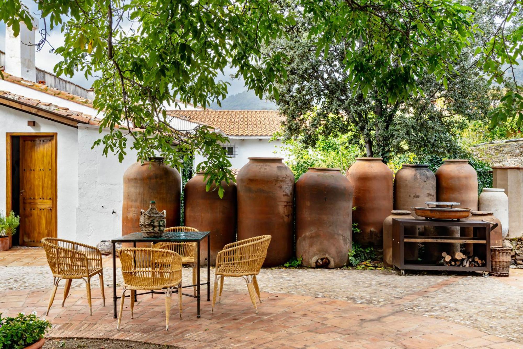 Apartamentos Turisticos El Patio Del Nogal Guadalupe  Exterior foto